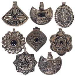 Aluminium Casted Metal Pendants1