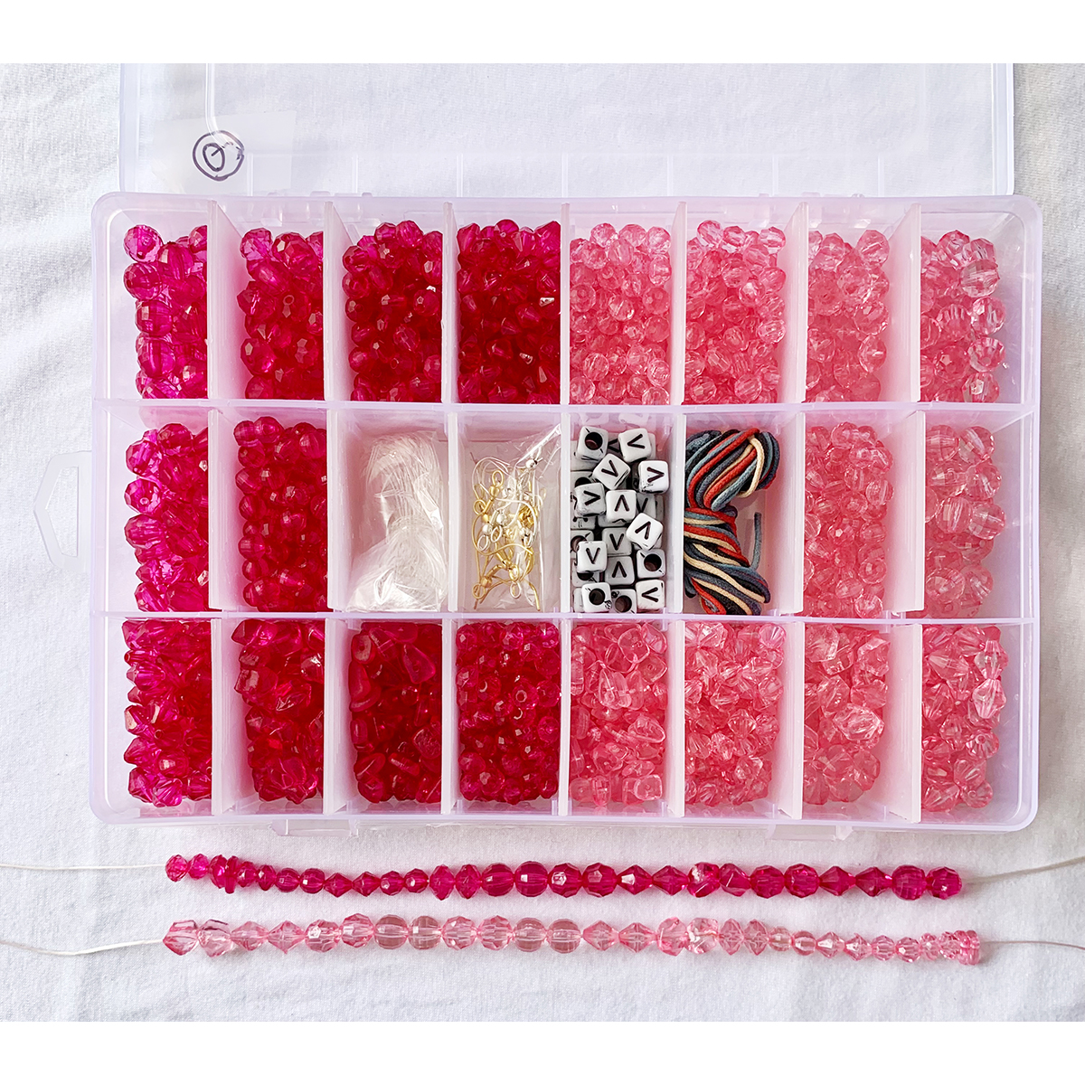 Item Q  6mm and 8mm Acrylic faceted Beads for DIY and Jewelry Kit 24 compartment Set